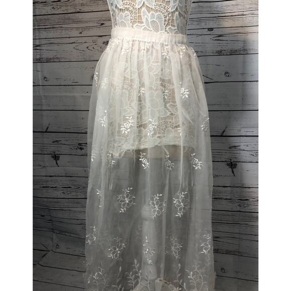 American Vintage tulle skirt embroidered 3D flowers scalloped hem size medium - Picture 4 of 12